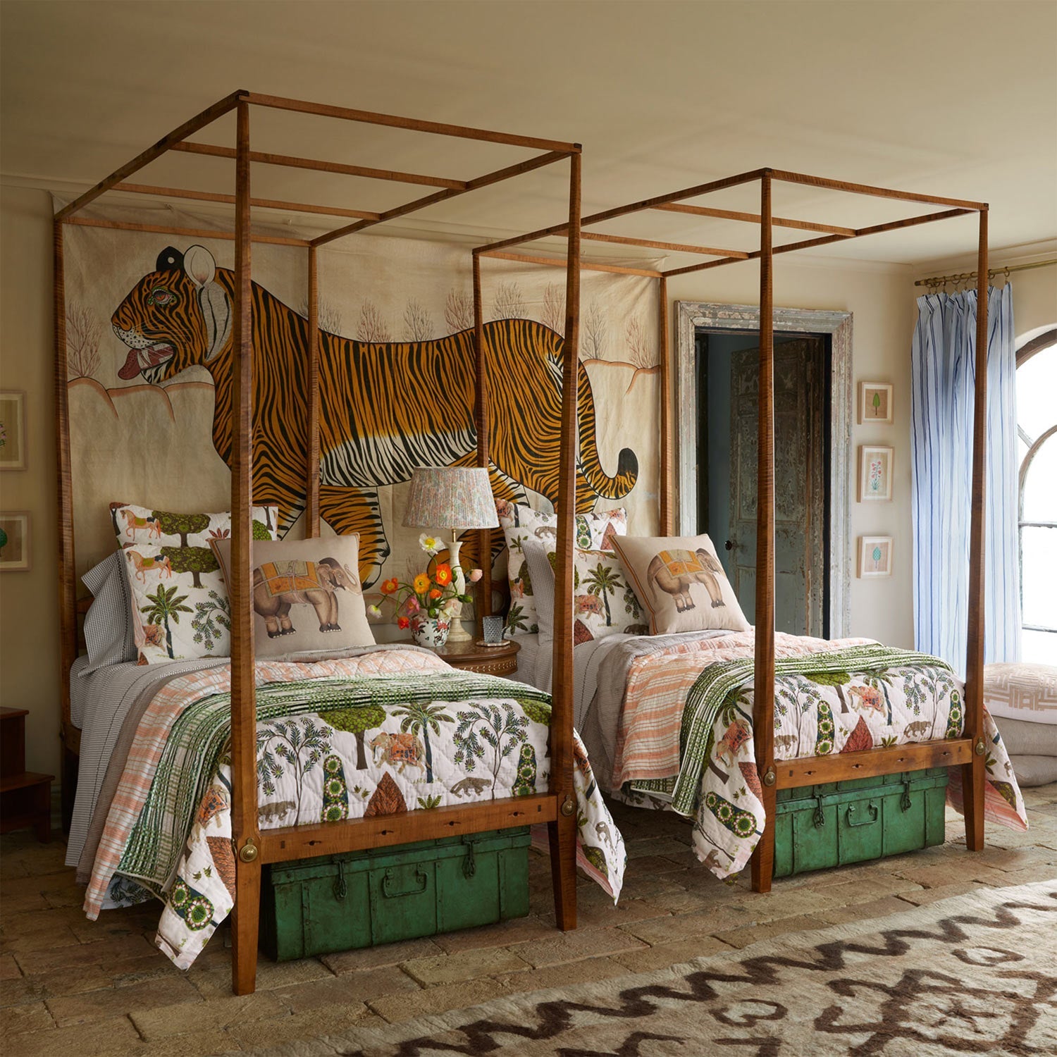 Vivaan Sand Quilt
